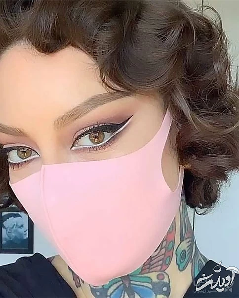 میکاپ و ماسک صورتی ست شده